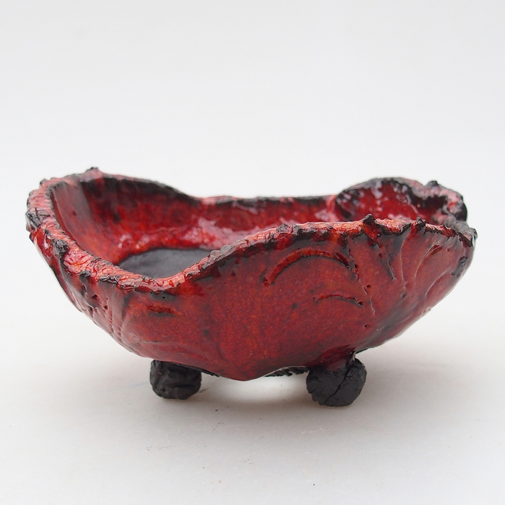 Ceramic shell 10 x 9,5 x 5 cm , colour red