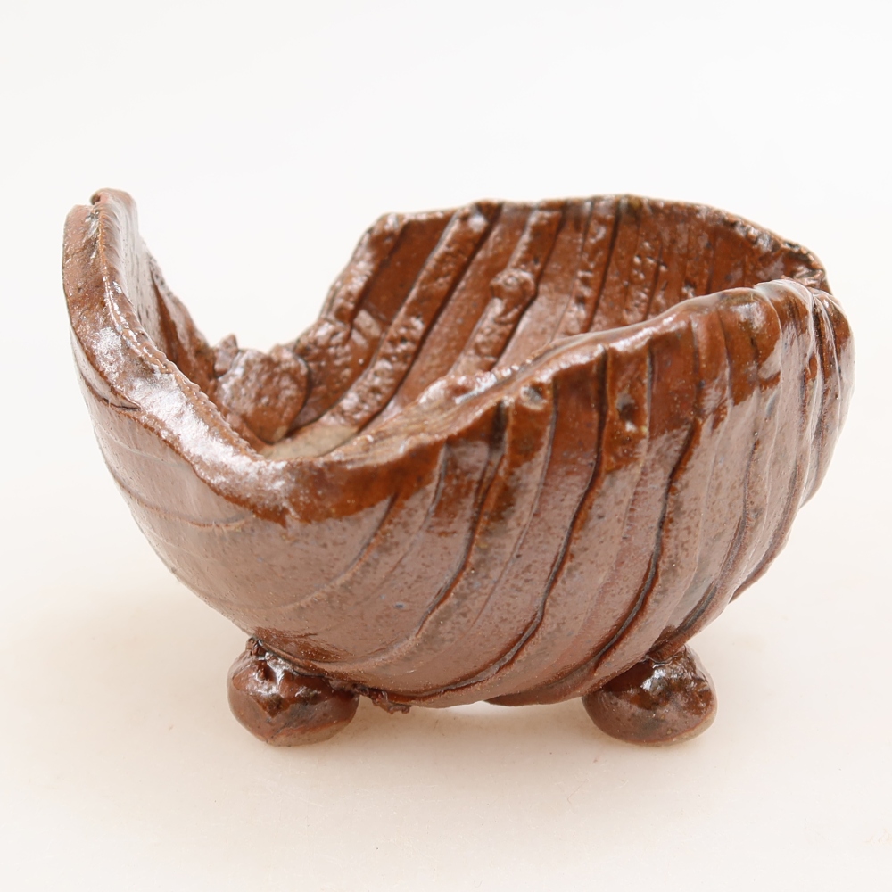 Ceramic Shell 9 x 8,5 x 6 cm , colour brown