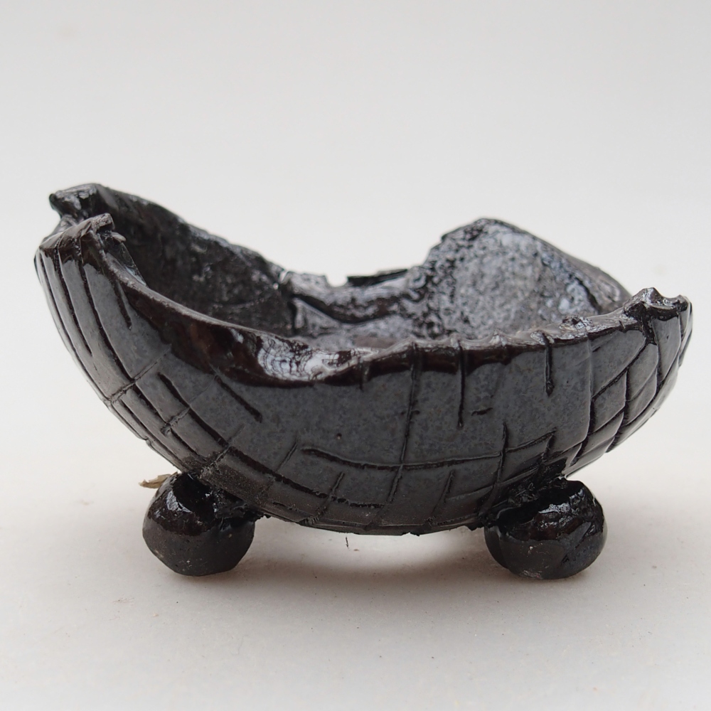 Ceramic Shell 8,5 x 8 x 5 cm , colour black