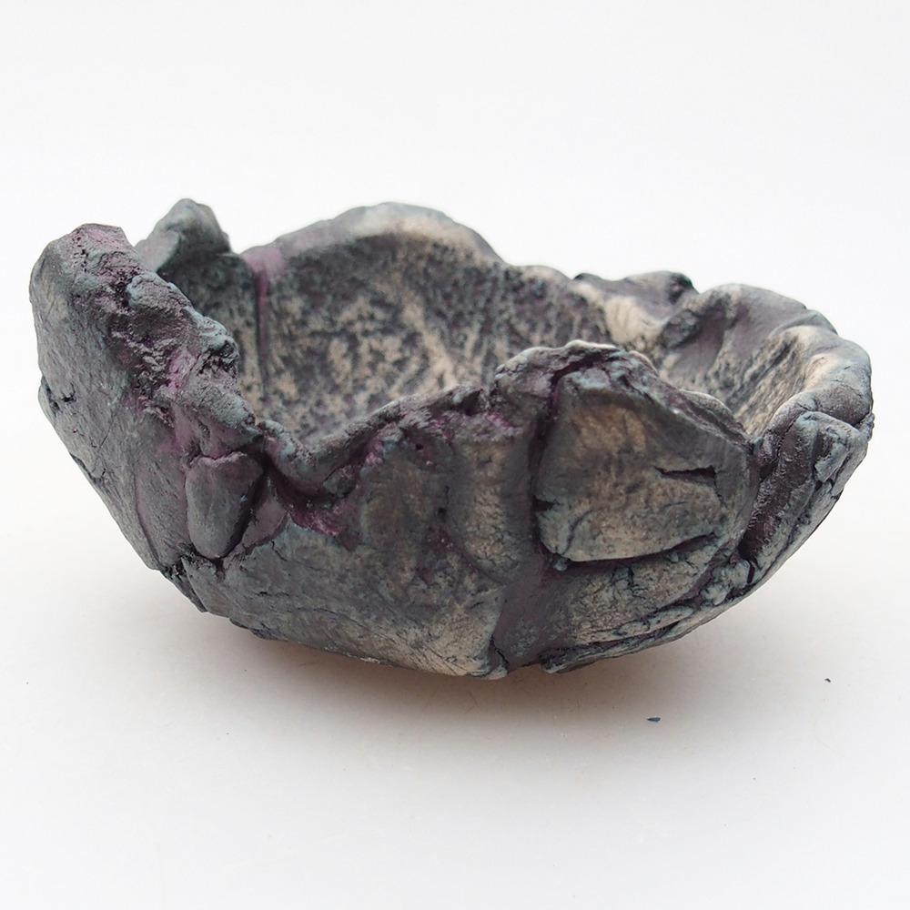 Ceramic Shell 9,5 x 9 x 4,5 cm , colour purple