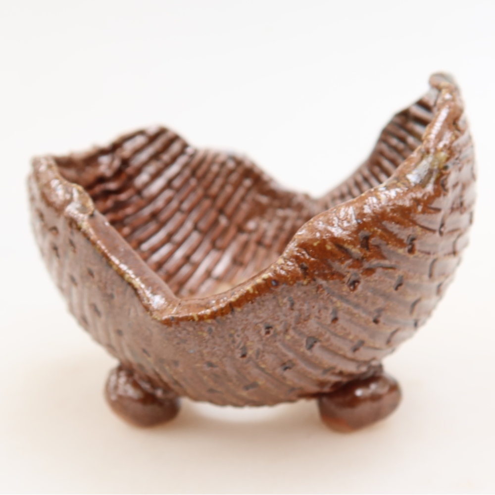 Ceramic Shell, 9 x 8.5 x 7 cm, brown
