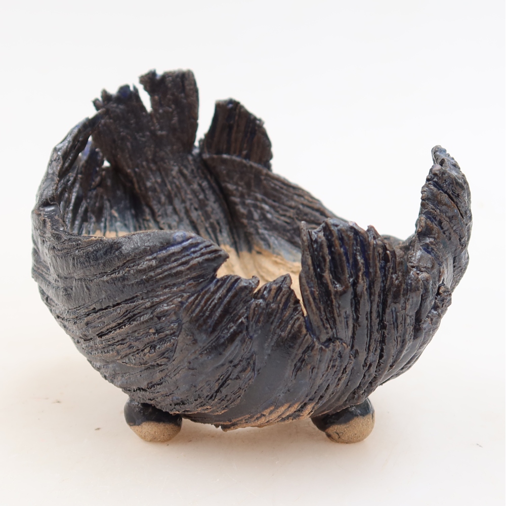 Ceramic Shell  10 x 9 x 8.5 cm, blue