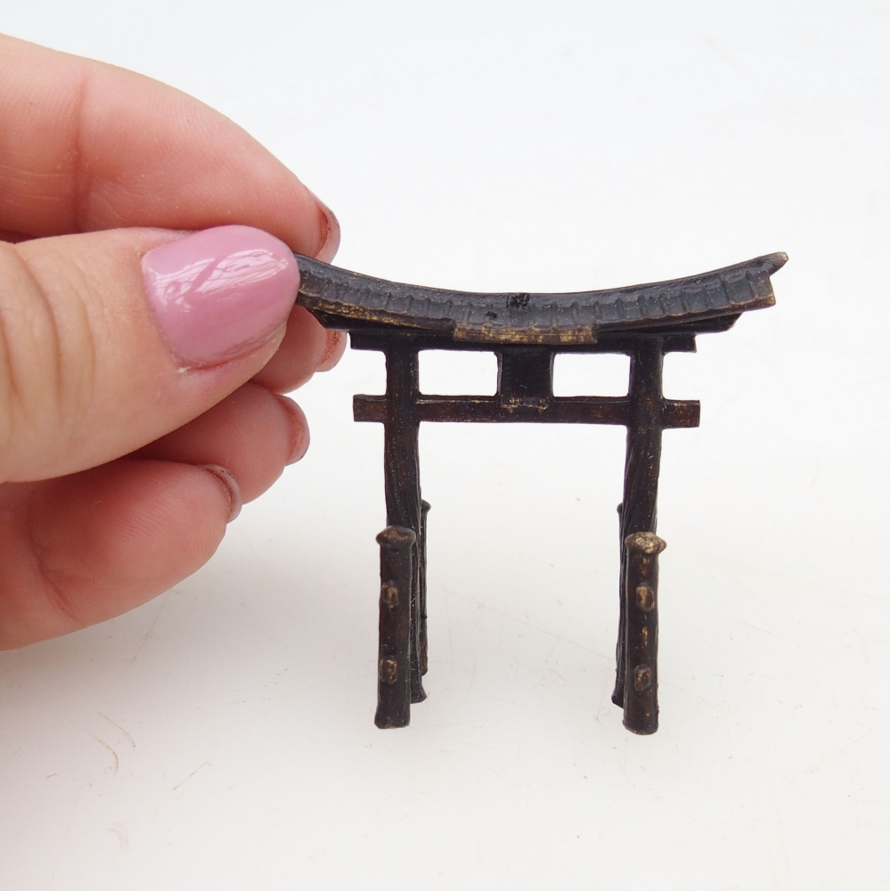 Metal figurine