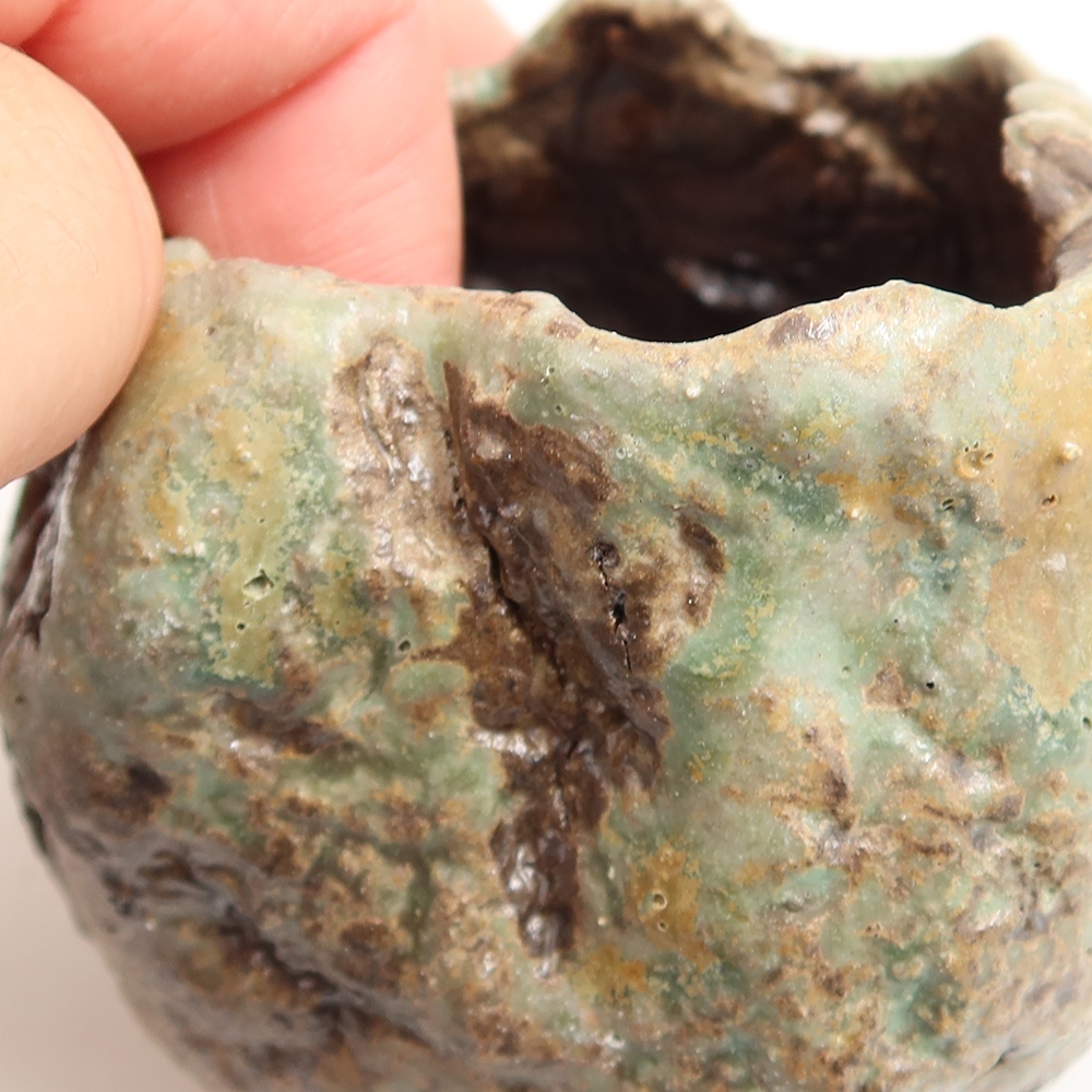 Ceramic Eggshell  5.5 x 5.5 x 5.5 cm, green