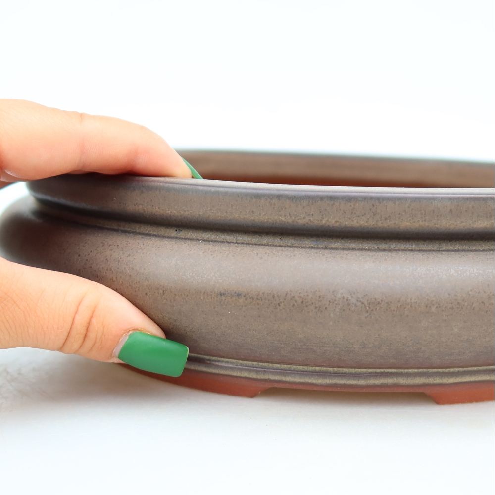 Ceramic Bowl  23 x 23 x 7 cm, brown