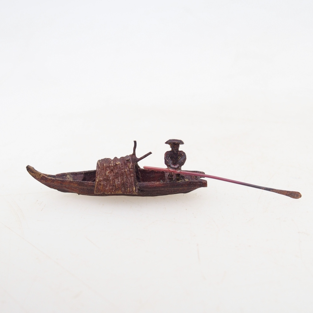 Metal figurine