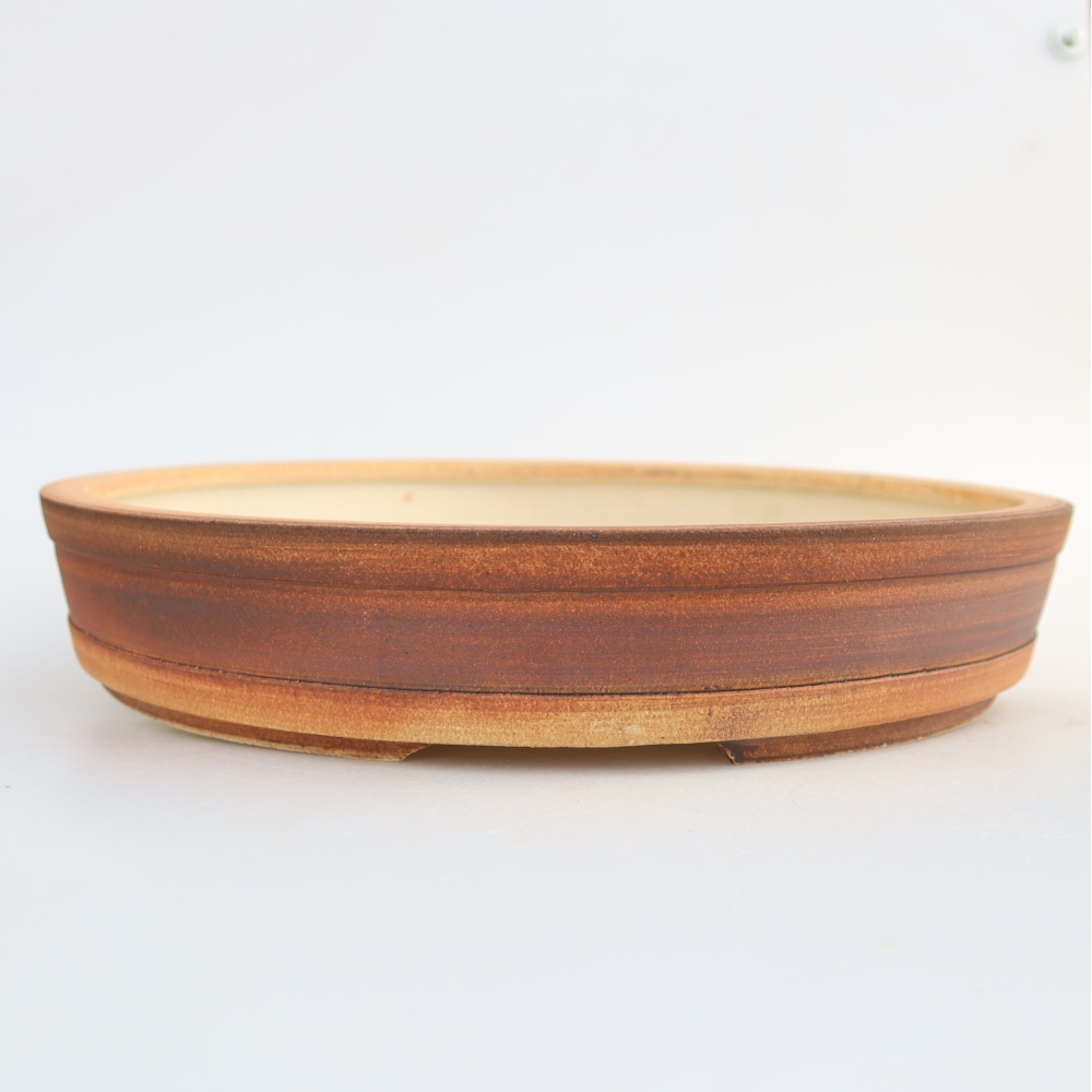 Ceramic Bowl  29.5 x 29.5 x 5.5 cm, brown