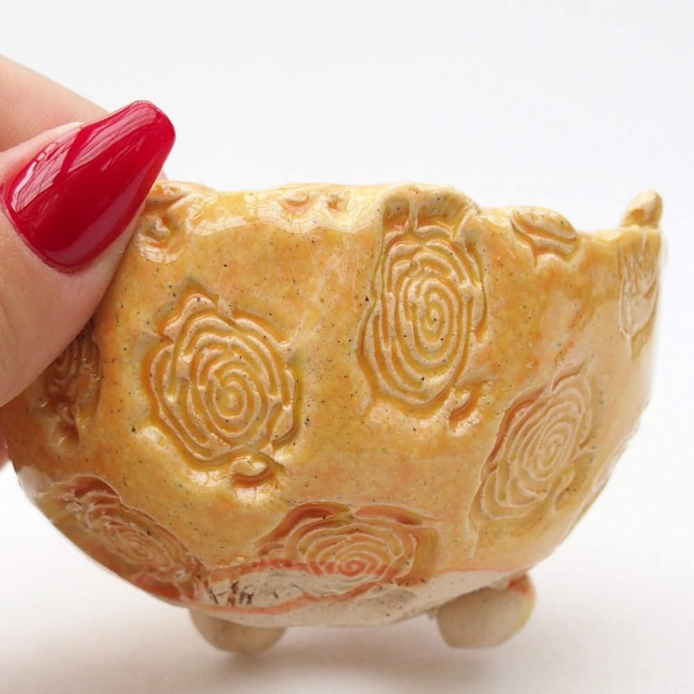 Ceramic shell 8,5 x 8,5 x 6 cm , yellow