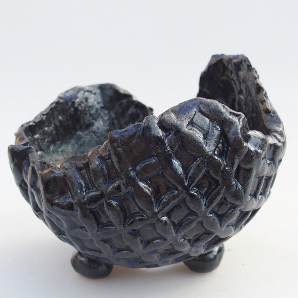 Ceramic Shell 10 x 9 x 8 cm , colour blue