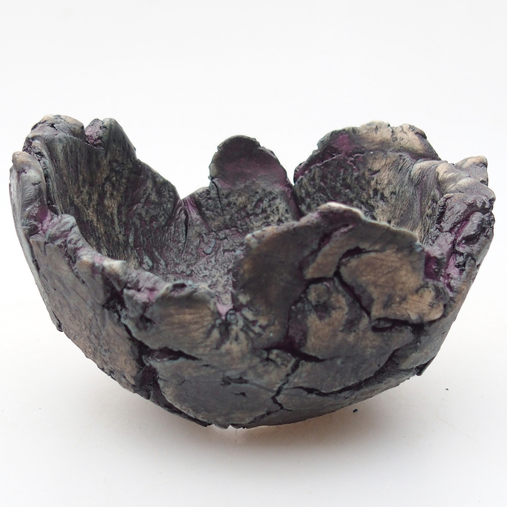 Ceramic Shell 9,5 x 8,5 x 6 cm , colour purple