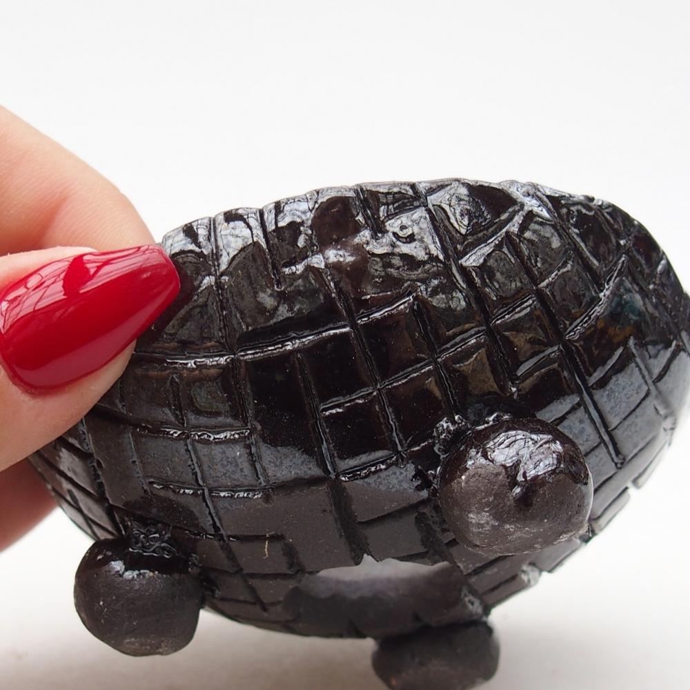 Ceramic Shell 8,5 x 8 x 5 cm , colour black