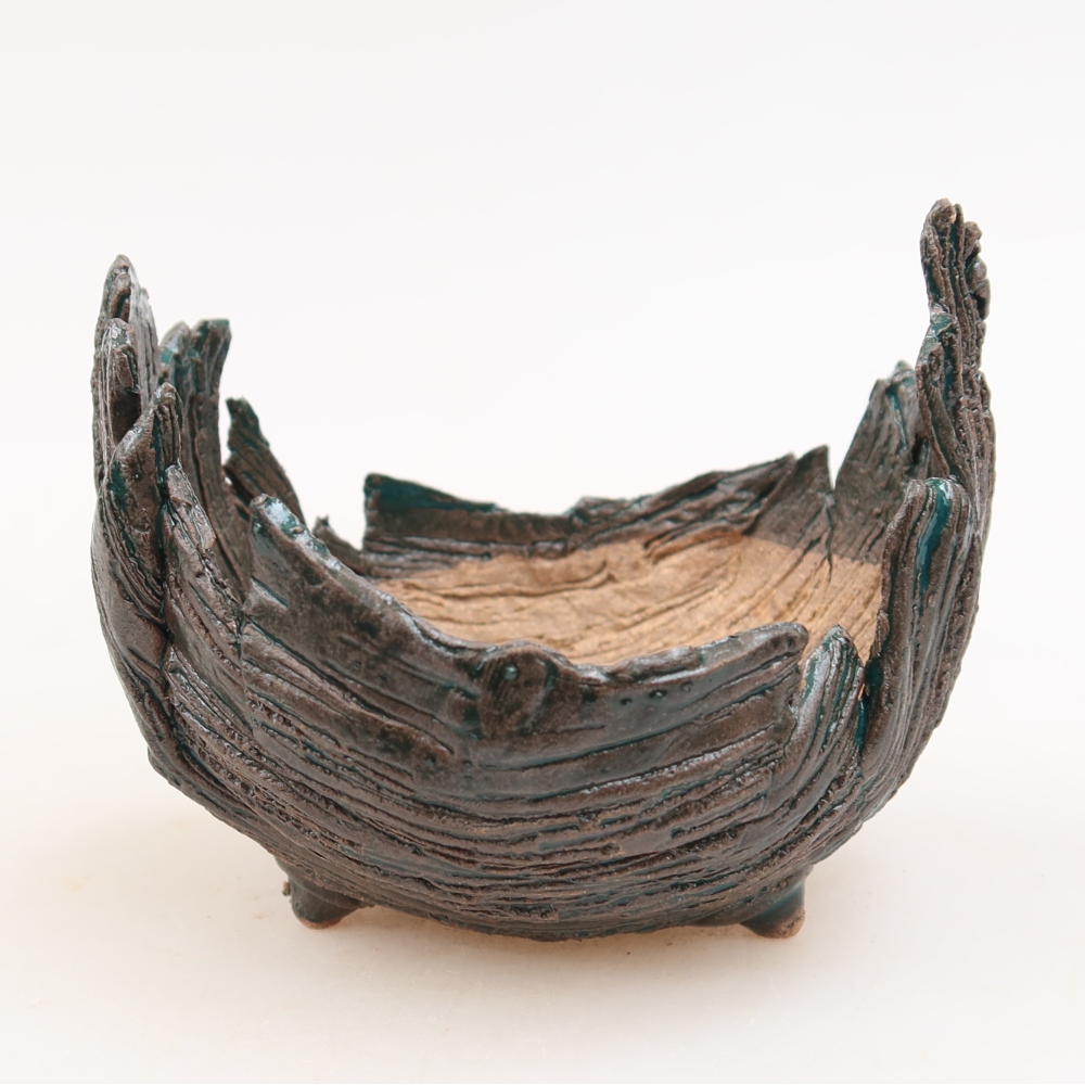 Ceramic Shell  10 x 8.5 x 7.5 cm, green