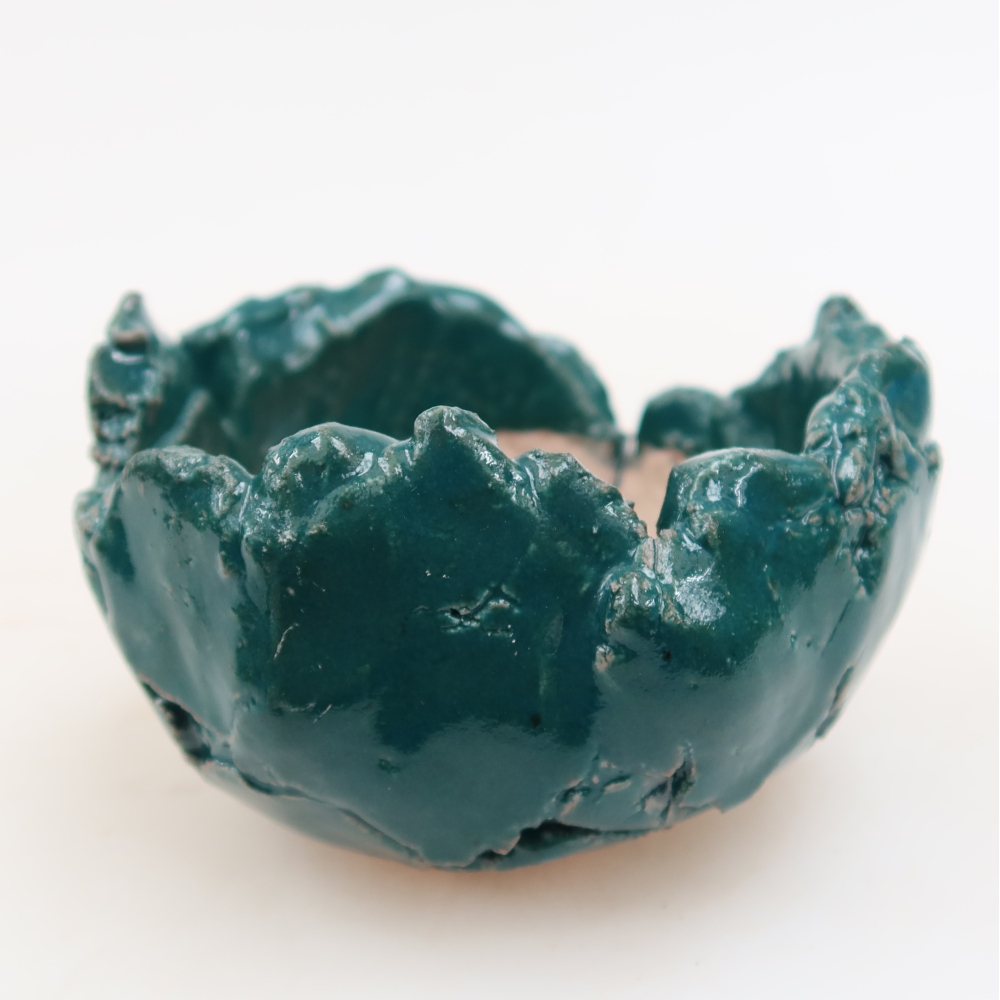 Ceramic Shell, 9 x 8.5 x 6 cm, green