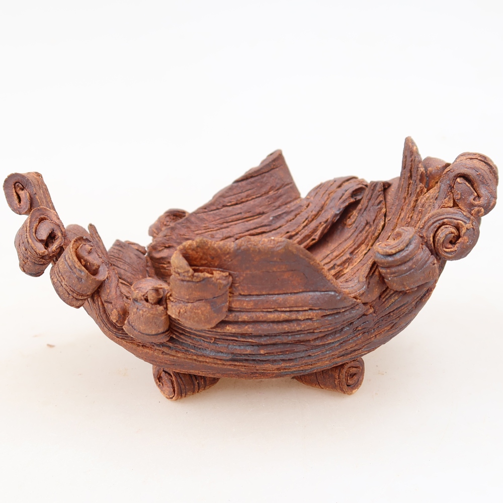 Ceramic Shell  13.5 x 10.5 x 7 cm, brown