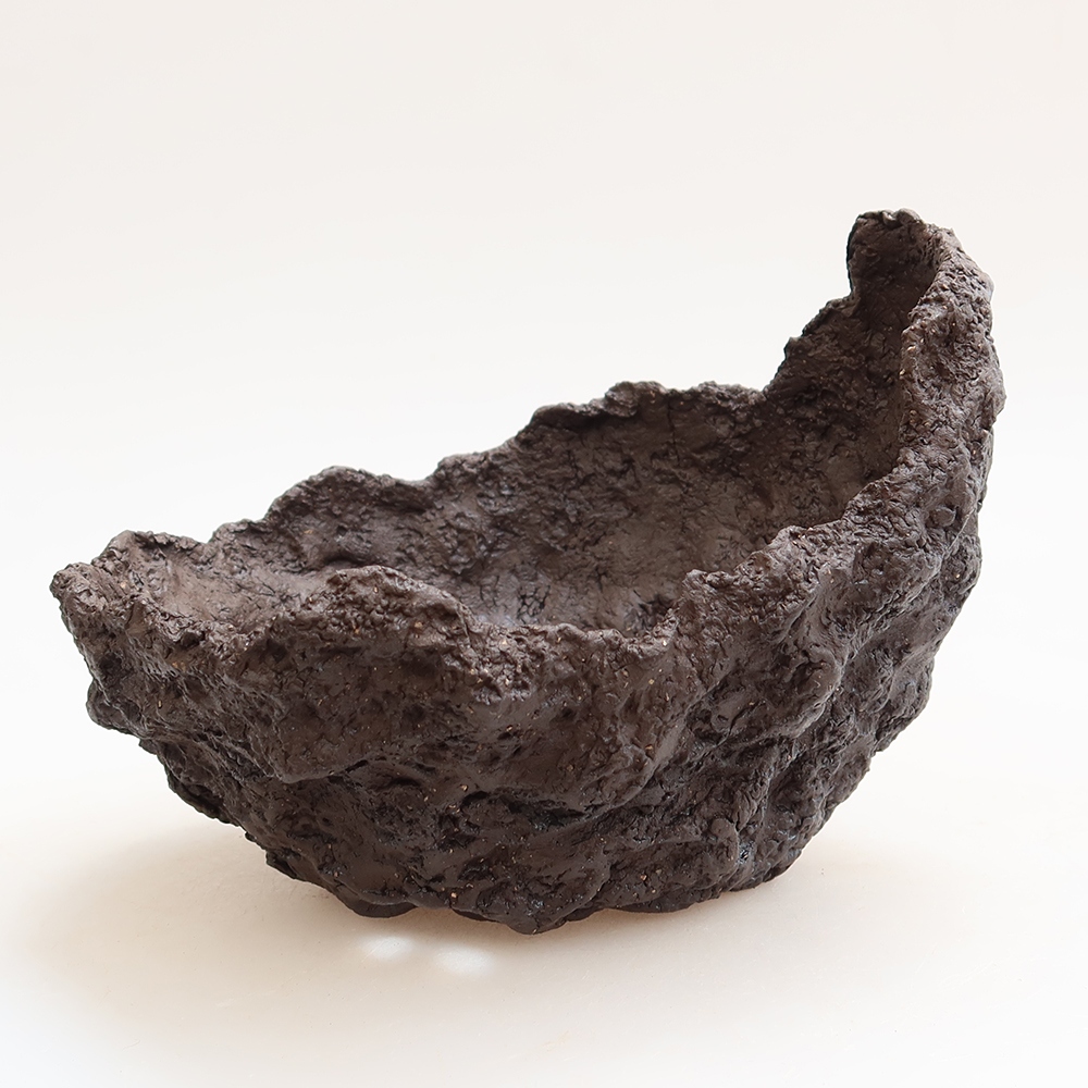 Ceramic Shell, 14.5 x 12 x 13 cm, brown