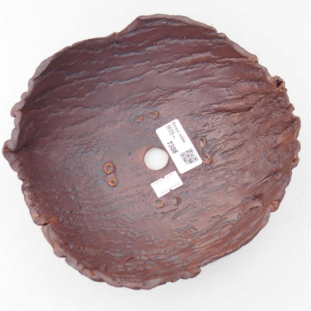 Ceramic shell 19 x 17 x 7 cm , colour brown