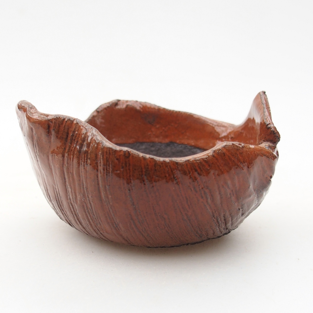 Ceramic shell 8 x 8 x 5 cm , colour orange