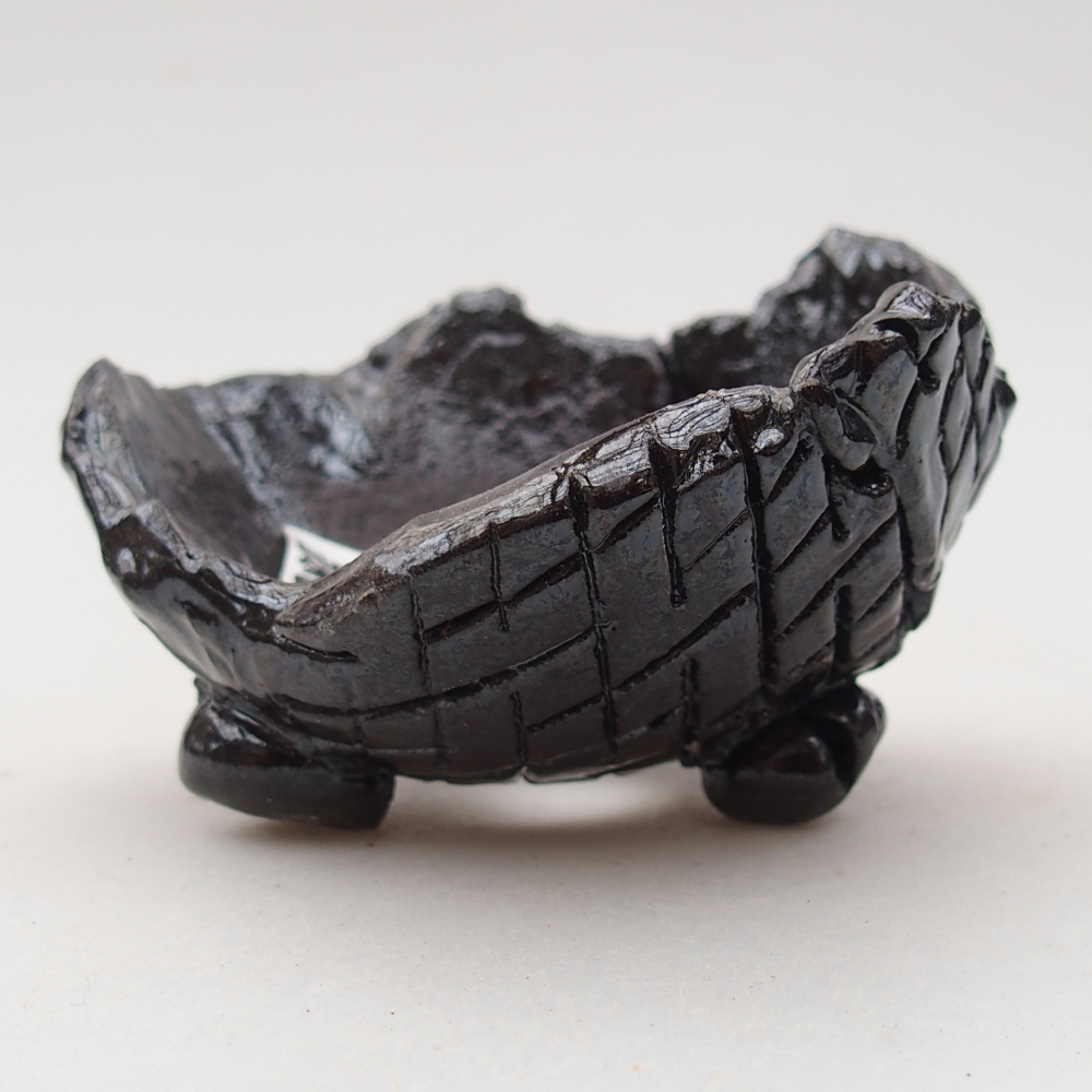 Ceramic Shell 8,5 x 8 x 5,5 cm , colour black