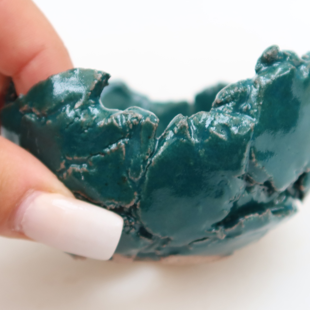 Ceramic Shell, 9 x 8 x 5 cm, green