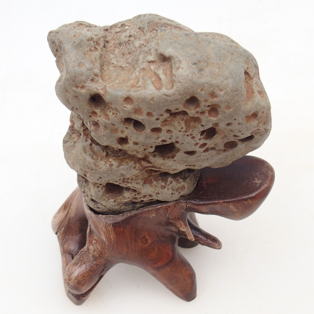 Suiseki - Stone with DAI (wooden pad)