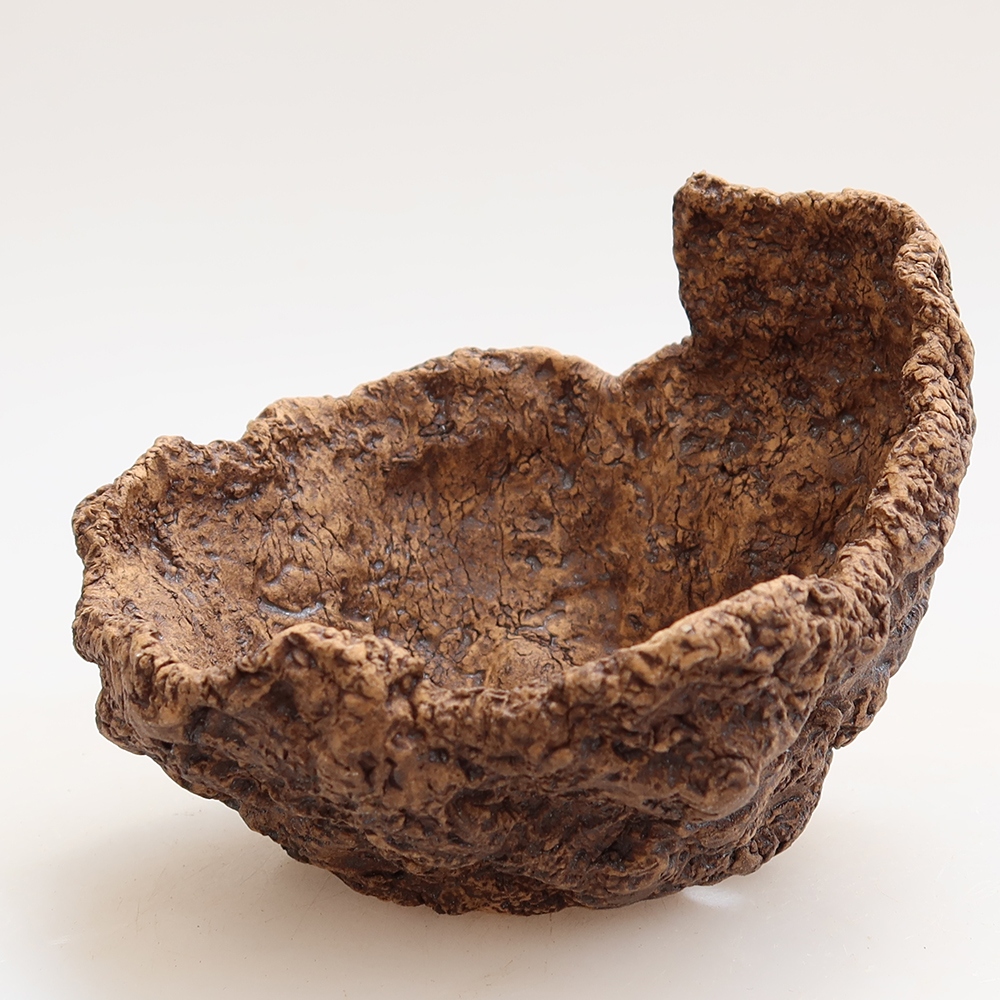 Ceramic Shell 10 x 9 x 9 cm , colour brown
