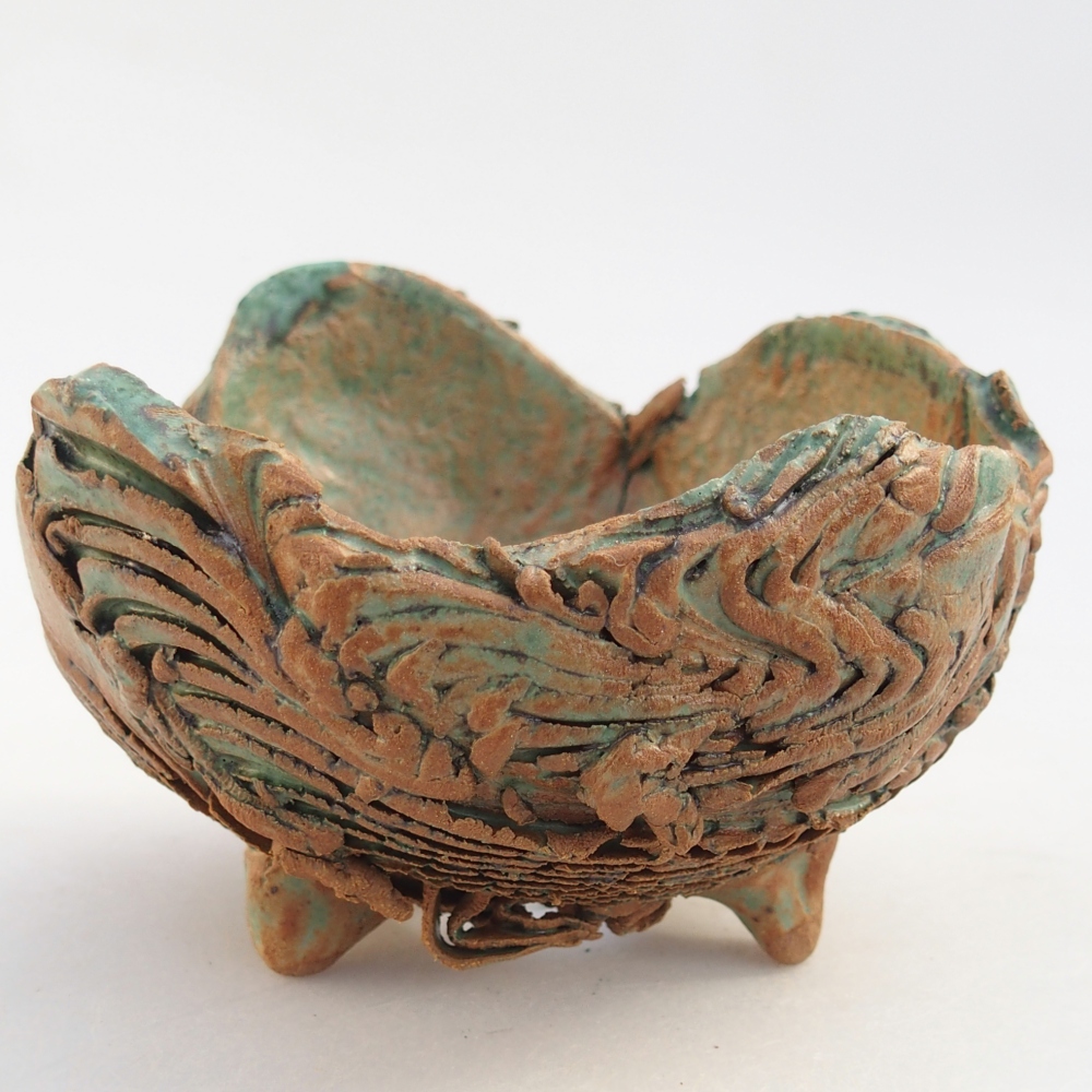 Ceramic Shell 9,5 x 9 x 6,5 cm , colour brown-green