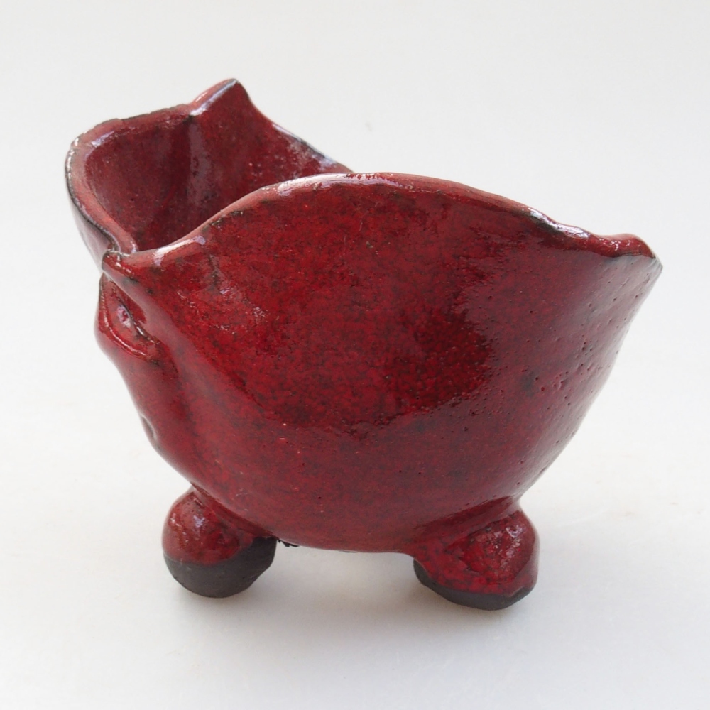 Ceramic shell 8 x 8 x 7,5 cm, color red