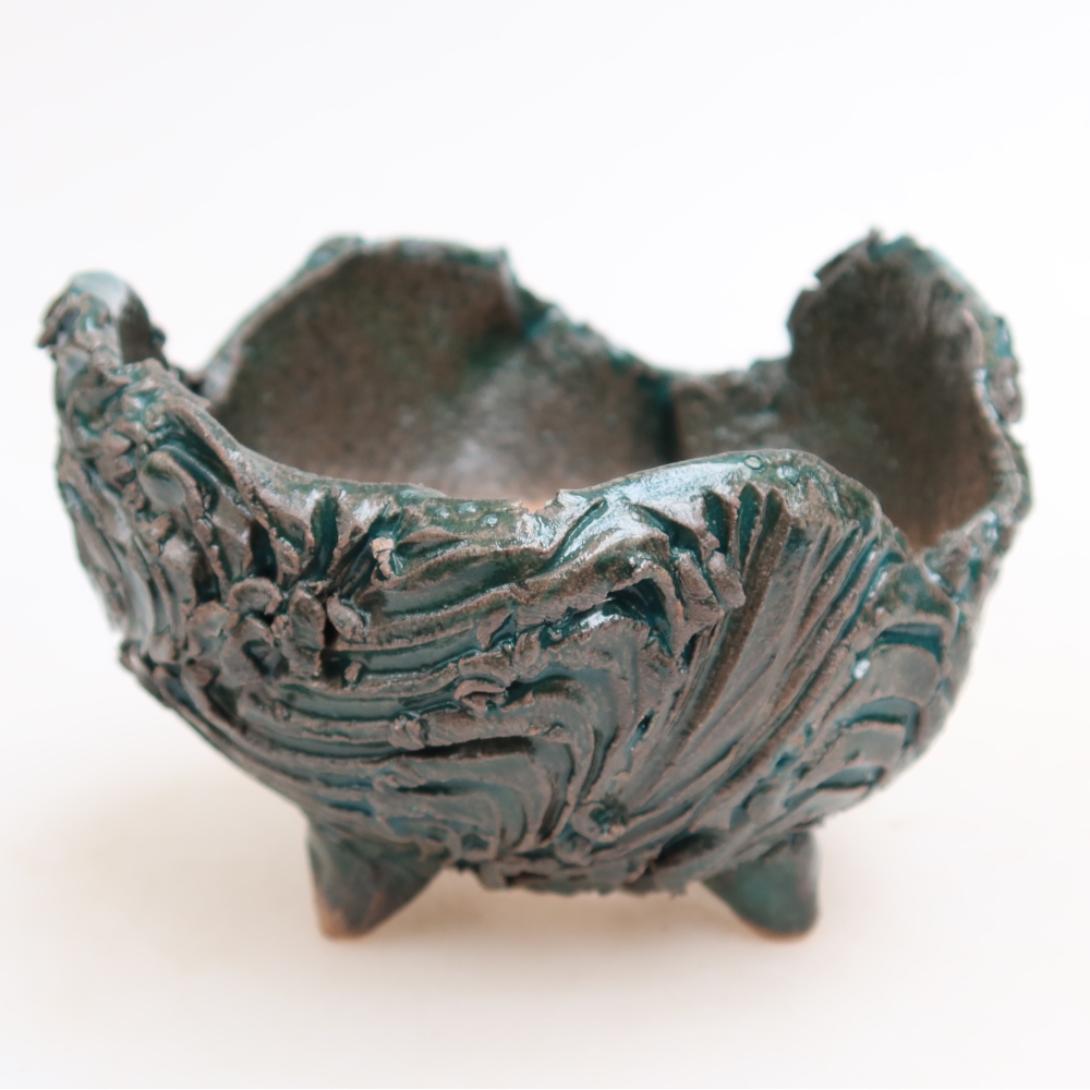 Ceramic Shell  10 x 10 x 8 cm, green