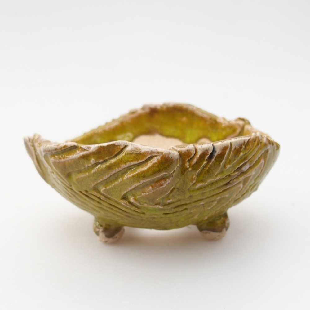 Ceramic shell 9 x 8,5 x 5 cm , yellow