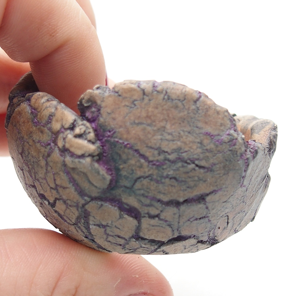 Ceramic Shell 5,5 x 5 x 4 cm , colour purple