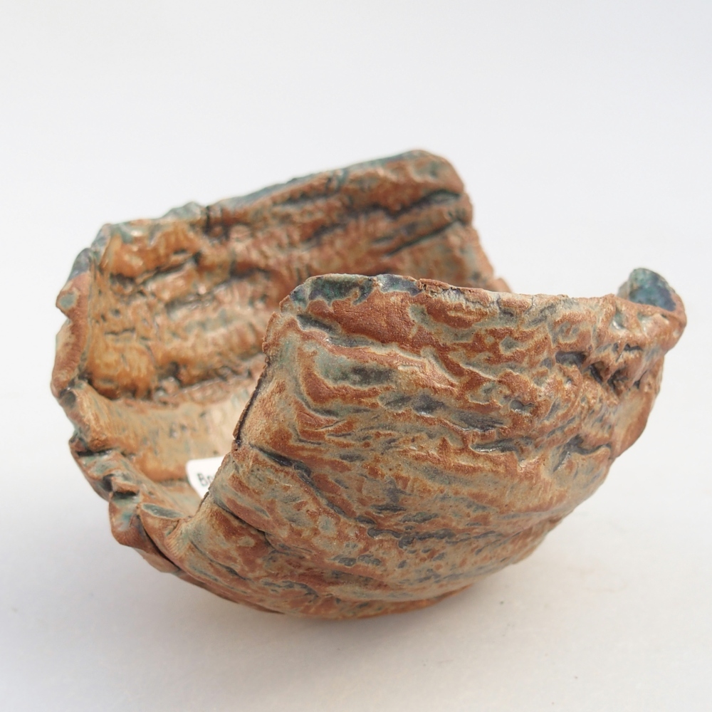 Ceramic Shell 9,5 x 9,5 x 6,5 cm , colour brown-green