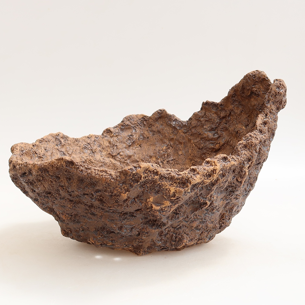 Ceramic Shell, 22 x 20 x 16.5 cm, brown