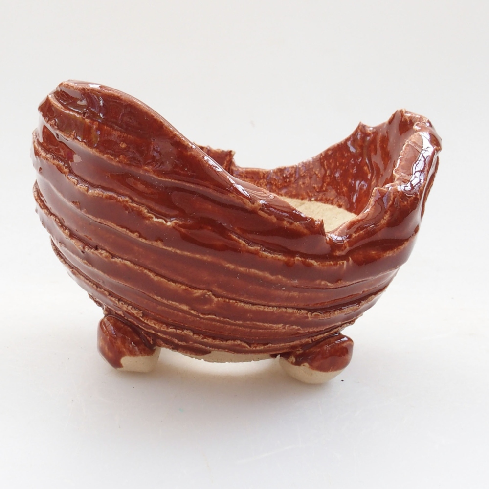 Ceramic shell 7,5 x 7,5 x 6 cm, color brown