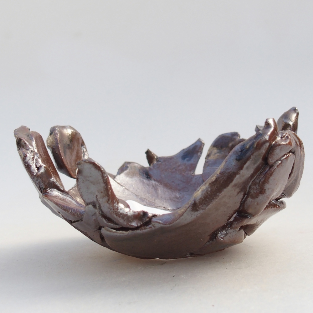Ceramic Shell 9 x 8 x 5 cm , colour brown