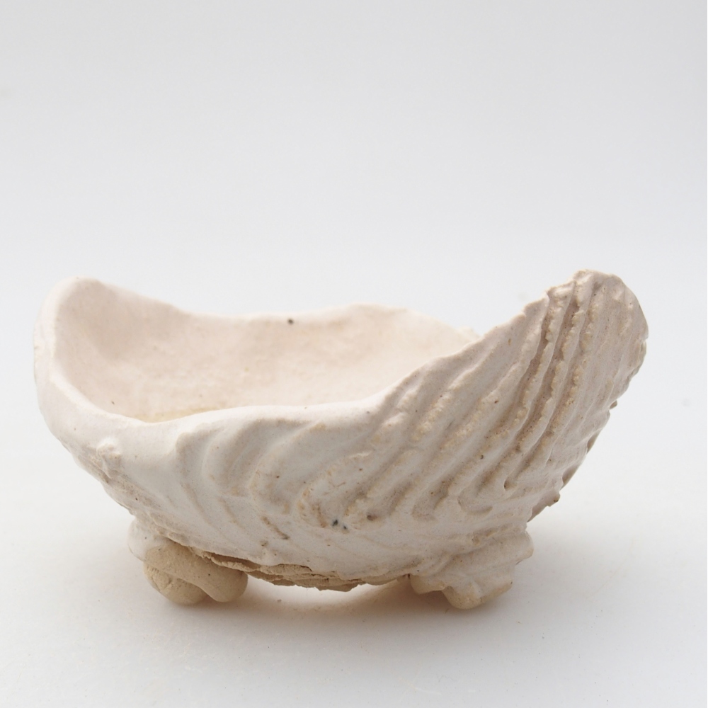 Ceramic Shell 8,5 x 8 x 5 cm , colour beige