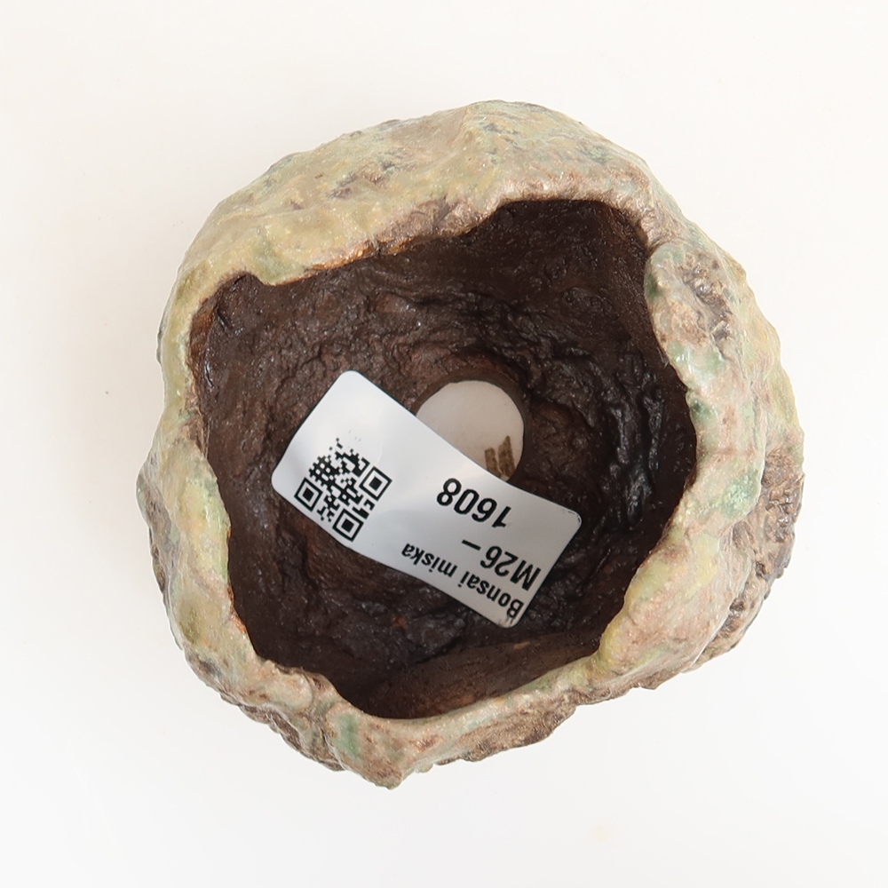 Ceramic Eggshell  6 x 5 x 6 cm, green