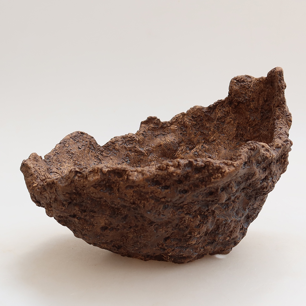 Ceramic Shell, 18 x 16 x 13.5 cm, brown
