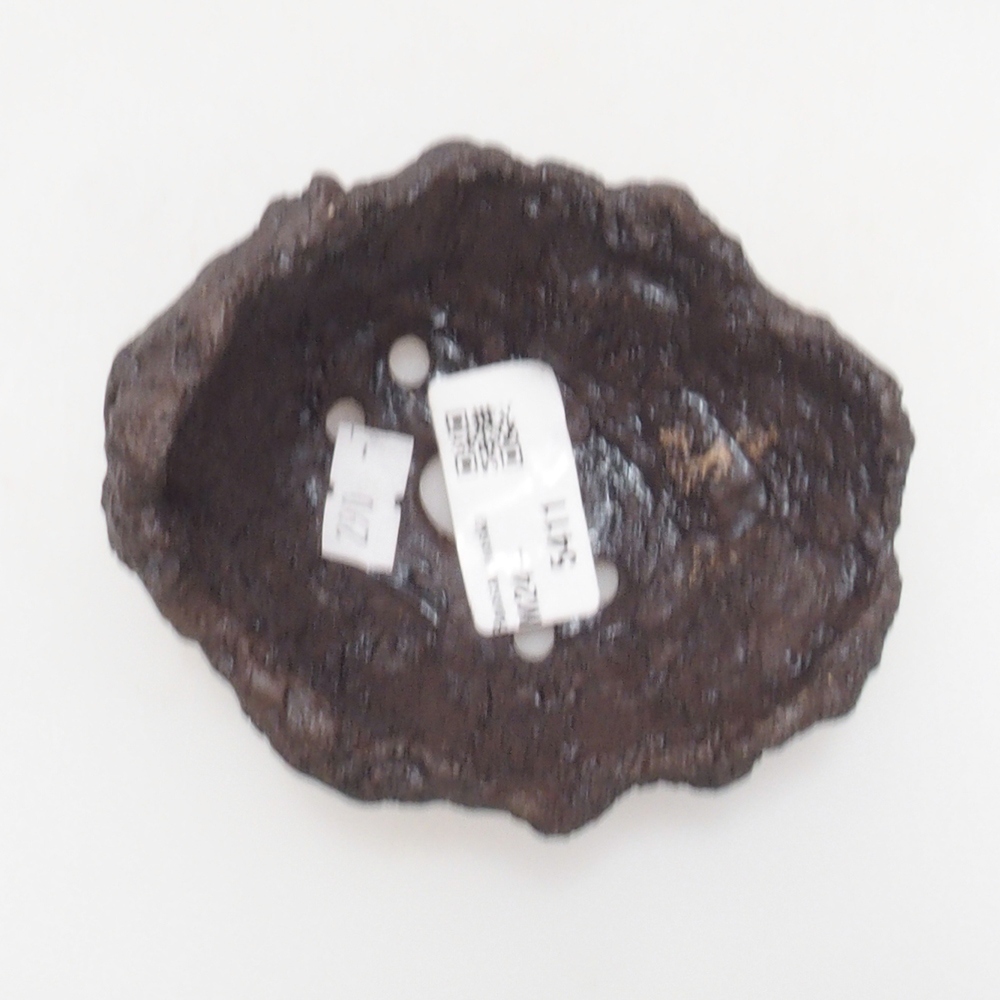 Ceramic shell 9 x 7,5 x 9 cm, brown color