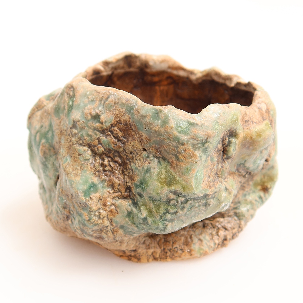 Ceramic Eggshell, 5.5 x 5.5 x 5.5 cm, green
