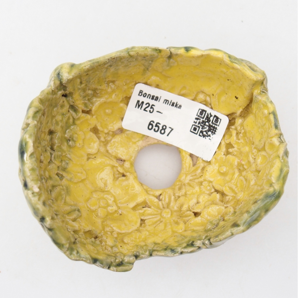 Ceramic Shell 8,5 x 7,5 x 6 cm , yellow