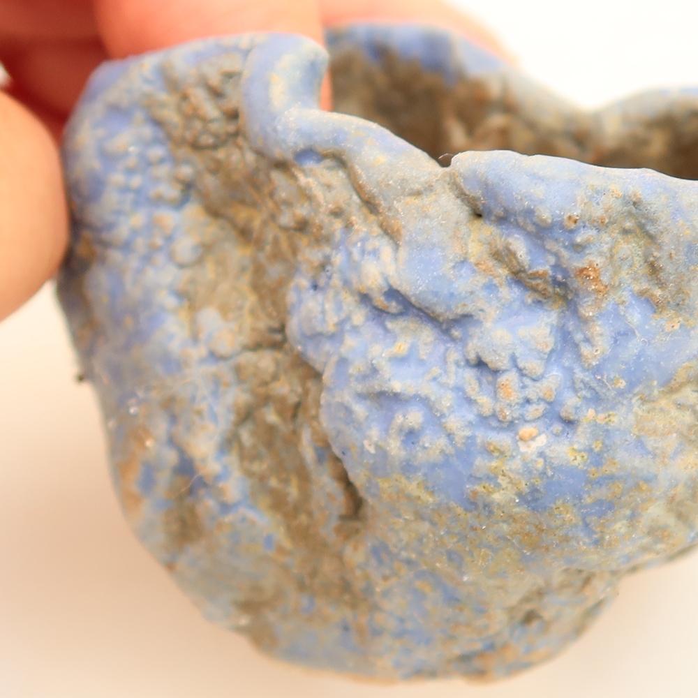 Ceramic Eggshell  5.5 x 3.5 x 5 cm, blue