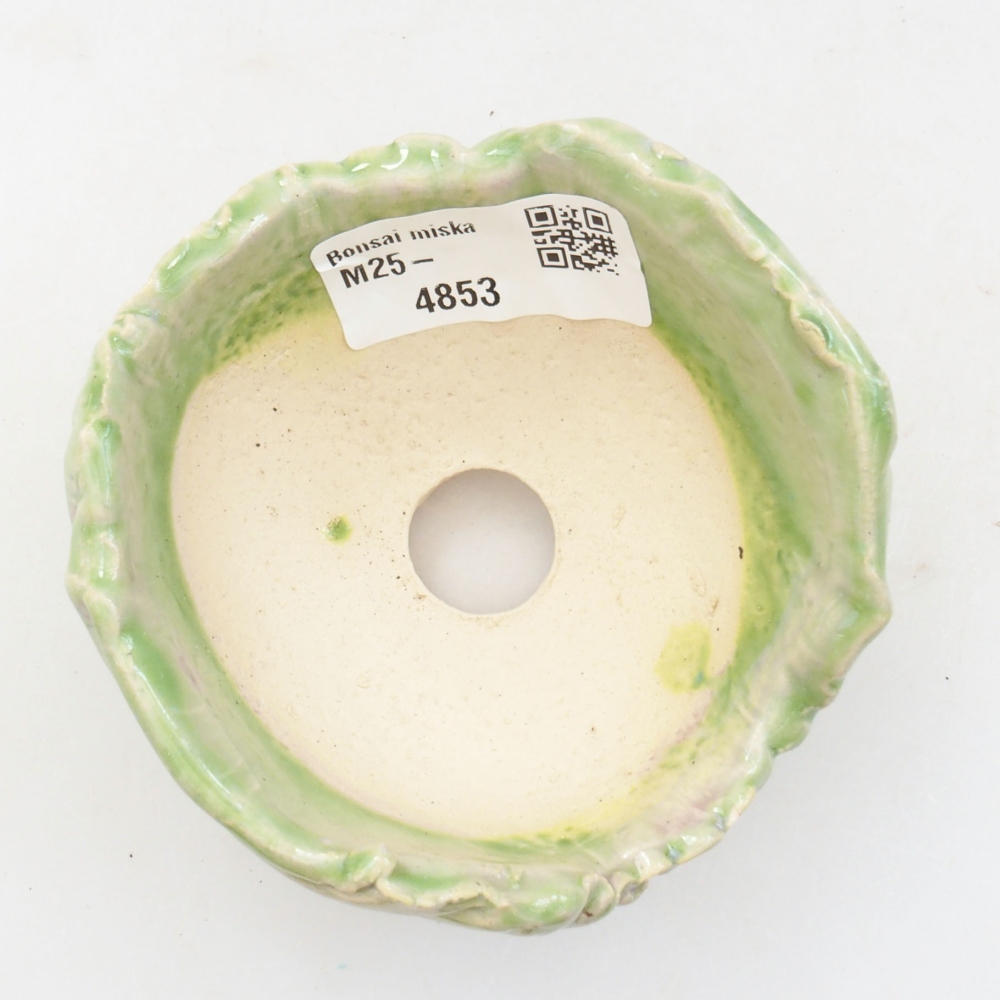 Ceramic shell 7.5 x 7.5 x 5 cm, color green