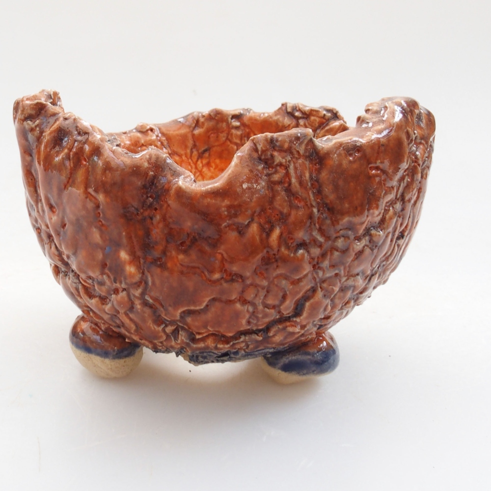 Ceramic shell 8 x 7,5 x 6 cm, color brown