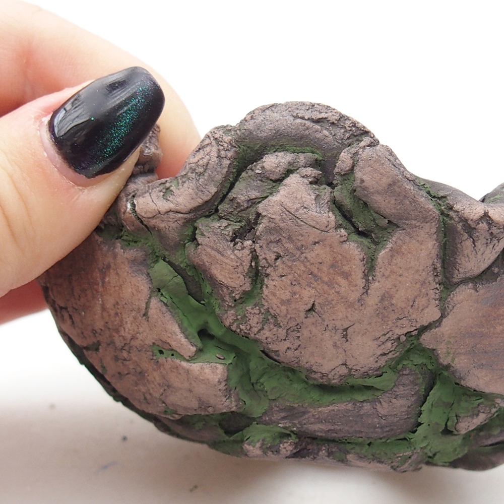 Ceramic shell 10 x 9 x 5,5 cm , colour green