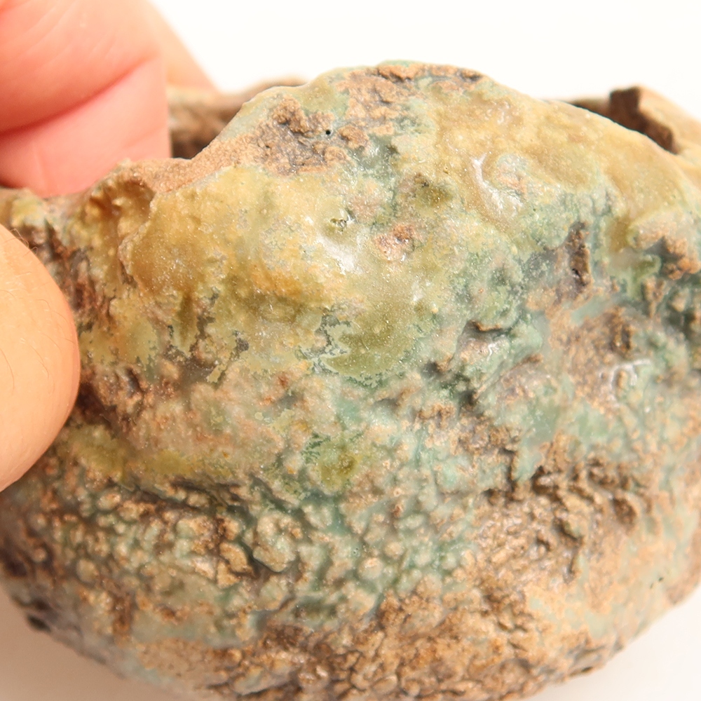 Ceramic Eggshell  6 x 5 x 5.5 cm, green