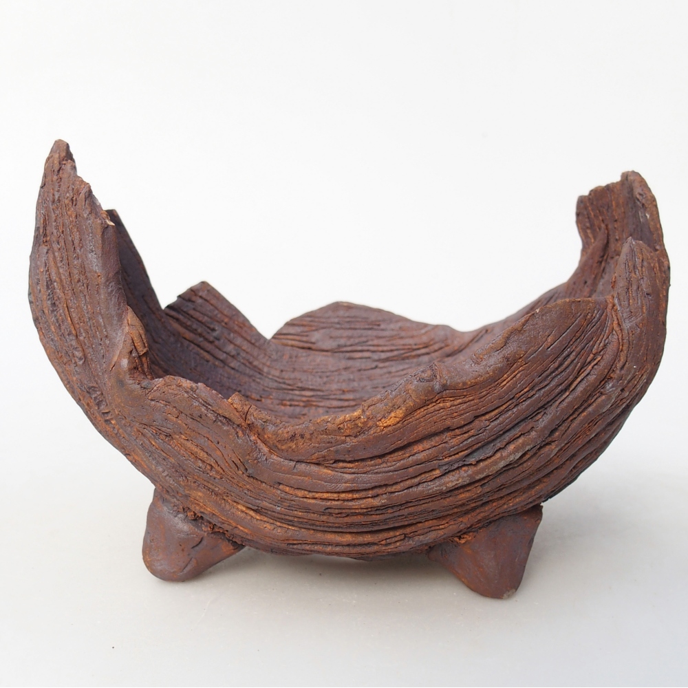 Ceramic shell 14 x 12 x 9,5 cm , colour brown