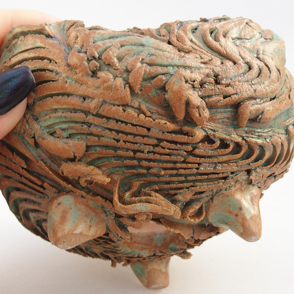 Ceramic Shell 9,5 x 9 x 6,5 cm , colour brown-green