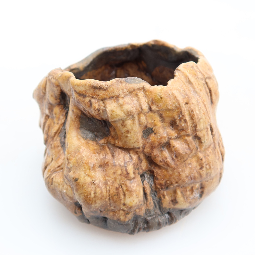 Ceramic Eggshell  6 x 4.5 x 5.5 cm, brown