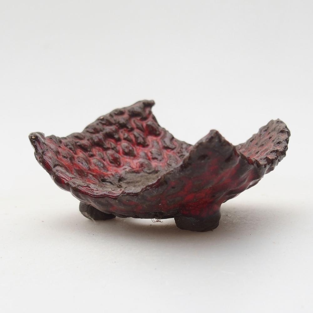 Ceramic Shell 7,5 x 6 x 4 cm , colour red