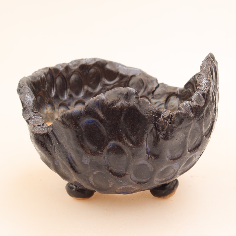 Ceramic Shell  10.5 x 10 x 7.5 cm, black-blue